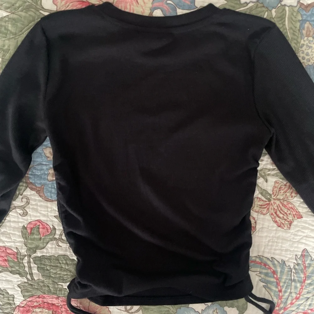 (3 for $24❣️) Ribbed Side Ruched Top - Picture 5 of 6